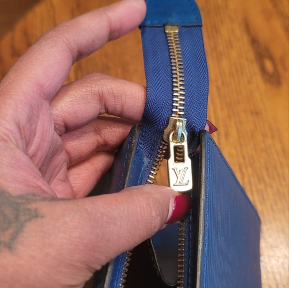 Louis Vuitton Toledo Cobalt Blue Epi Leather Sac Triangle Bag Purse Handbag - Picture 5 of 11